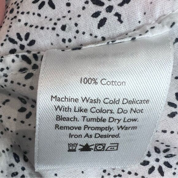 Eddie Bauer 100% cotton black and white print pintuck pleated Henley top size XS - Picture 5 of 6